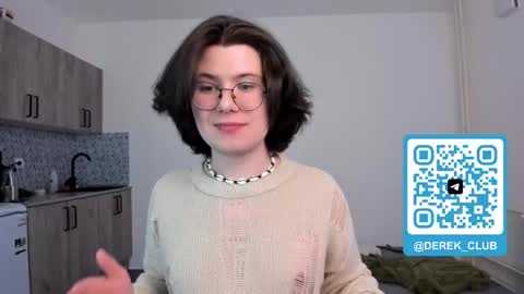 Derek online show from April 19, 8:55 pm