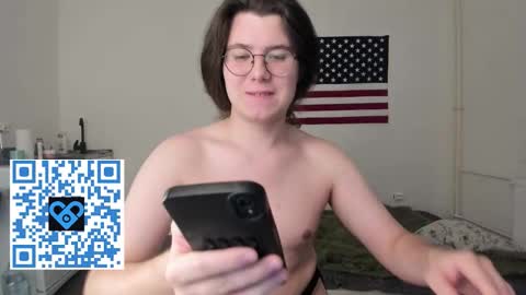 Snapshot of derek_shameless chatting on October 16, 10:07 pm Derek online show from October 16, 10:07 pm