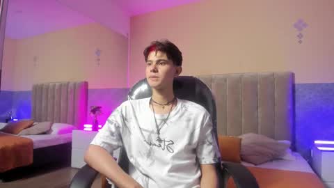 derek_sinn online show from March 26, 7:07 pm