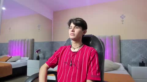 derek_sinn online show from March 23, 6:14 pm