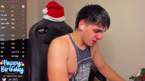 Snapshot of derekcb chatting on December 28, 12:14 pm Derekcb online show from December 28, 12:14 pm