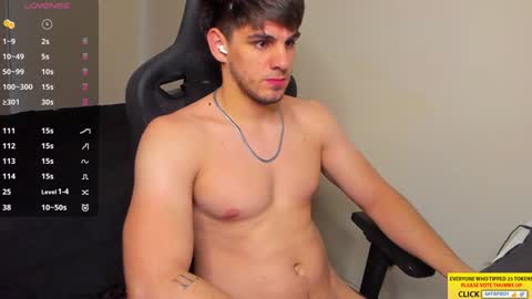Snapshot of derekcb chatting on January 14, 12:35 pm Derekcb online show from January 14, 12:35 pm