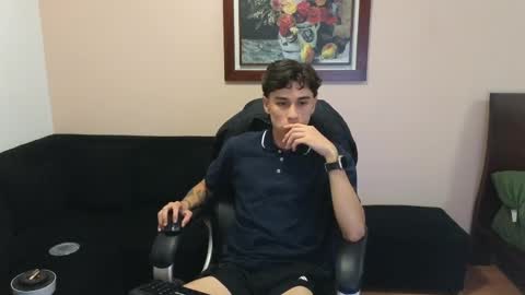 Derek online show from May 21, 11:20 pm