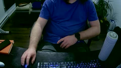 desdisdes online show from April 29, 3:44 am