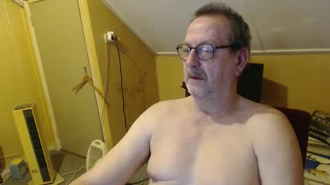 destelp online show from February 7, 11:32 pm