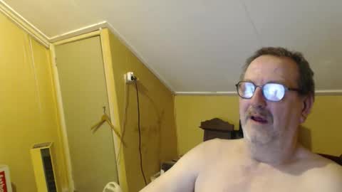 destelp online show from February 14, 11:33 pm