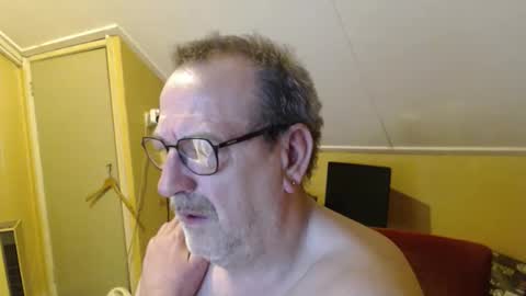 destelp online show from April 30, 8:57 pm