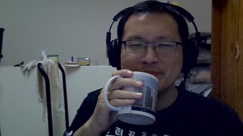 Snapshot of destroy1984 chatting on January 21, 11:51 am Destroy November 1984 online show from January 21, 11:51 am