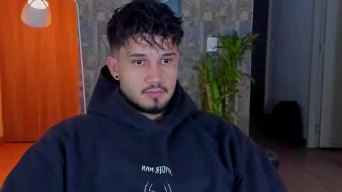 JULIAN online show from November 12, 10:03 pm