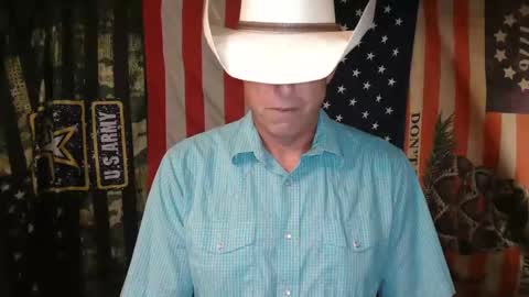 Snapshot of diabolic_yeti76 chatting on October 17, 6:01 pm Yeti online show from October 17, 6:01 pm