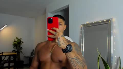 Snapshot of diagostone chatting on December 18, 12:43 am Diego online show from December 18, 12:43 am