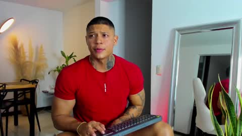 Snapshot of diagostone chatting on January 21, 12:04 am Diego online show from January 21, 12:04 am