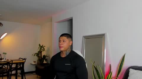 Snapshot of diagostone chatting on January 3, 11:23 pm Diego online show from January 3, 11:23 pm