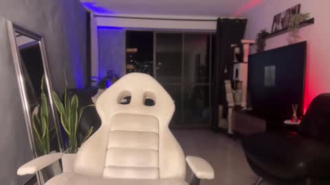 Snapshot of diagostone chatting on October 17, 2:04 am Diego online show from October 17, 2:04 am