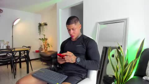 Snapshot of diagostone chatting on March 7, 12:58 am Diego online show from March 7, 12:58 am