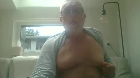 dial76 online show from December 26, 2:16 pm