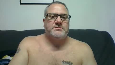Snapshot of diamond_couple_82 chatting on December 26, 4:43 am diamond_couple_82 online show from December 26, 4:43 am