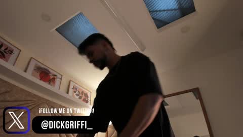 Snapshot of dickgriffith chatting on January 14, 11:42 am Dick Griffith online show from January 14, 11:42 am