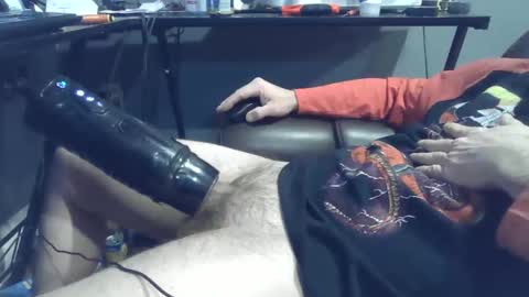 Snapshot of dickrb1984 chatting on February 24, 6:27 am dickrb1984 online show from February 24, 6:27 am