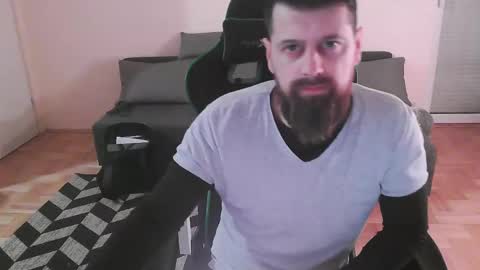 Snapshot of dickstaza chatting on February 23, 7:14 pm dickstaza online show from February 23, 7:14 pm