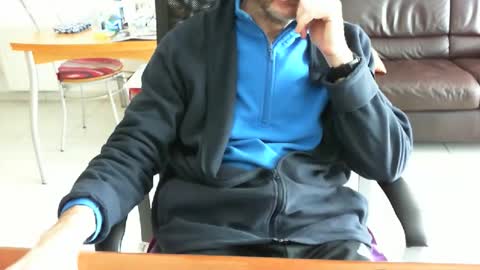 didonc from france..... online show from March 29, 7:52 am