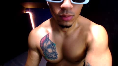 Snapshot of diego__cruz chatting on December 15, 1:11 pm Diego online show from December 15, 1:11 pm