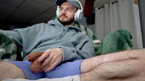 Snapshot of digbicknik chatting on October 4, 3:44 am digbicknik online show from October 4, 3:44 am