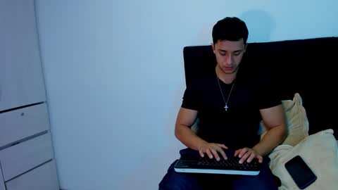 Dilan Coy online show from March 7, 1:20 am