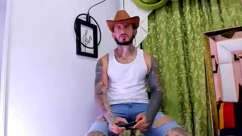 dilan_scootk_ online show from November 17, 11:24 am