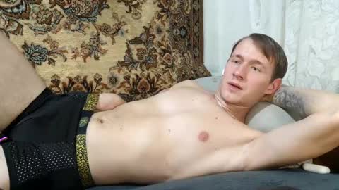 Snapshot of dimastyzzz chatting on December 28, 8:47 pm Dimetriusen online show from December 28, 8:47 pm
