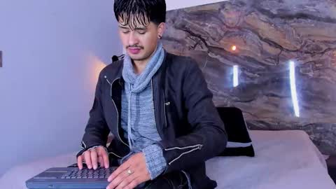 Snapshot of dimitrideluxe chatting on September 15, 12:06 pm Dimitri online show from September 15, 12:06 pm