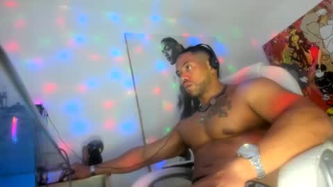 Snapshot of dimitry_muscle chatting on February 24, 2:30 am dimitry kyle mucle online show from February 24, 2:30 am