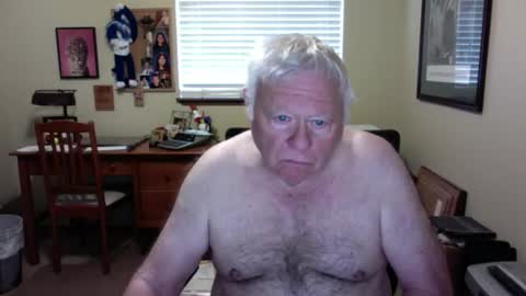 dirtrider195080438 online show from May 28, 4:27 pm