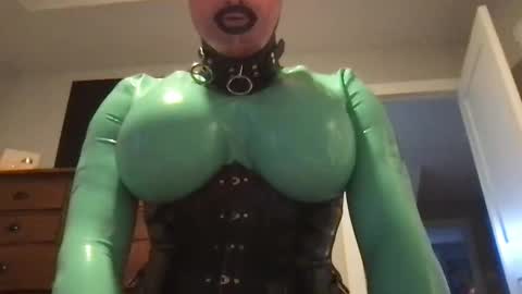 dirtyrubbertoy online show from December 18, 6:57 pm