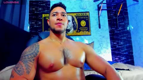 Snapshot of dixon_ray_ chatting on October 17, 2:59 am Dixon online show from October 17, 2:59 am