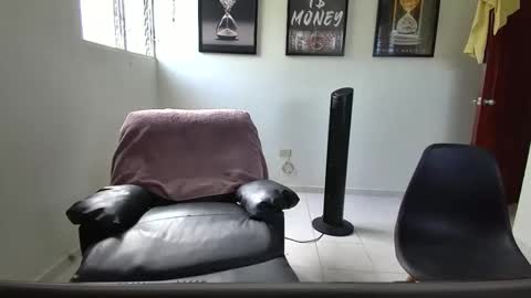 DollarHot30 online show from April 23, 1:24 pm