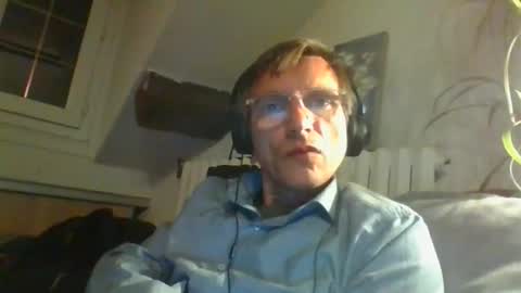 domi94300 online show from April 19, 10:12 pm