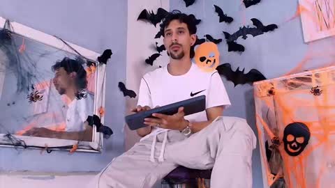 Snapshot of dominic_blade chatting on October 30, 5:58 pm Dominic online show from October 30, 5:58 pm