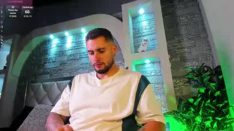 Snapshot of dominic_de_luca chatting on September 27, 2:09 am dominic de luca online show from September 27, 2:09 am