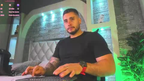 Snapshot of dominic_de_luca chatting on October 13, 12:38 am dominic de luca online show from October 13, 12:38 am