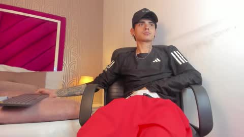 Dominic foox online show from March 6, 9:12 pm