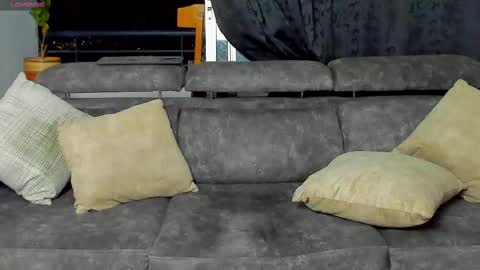 Snapshot of dominic_joness chatting on February 22, 1:33 am SANTI independent model online show from February 22, 1:33 am