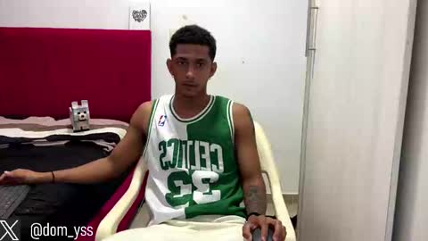 dominic_smith_ online show from February 20, 9:09 pm