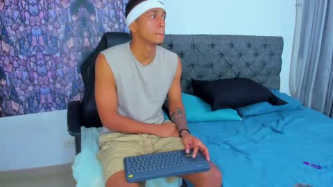 dominic_smith_ online show from January 15, 2:49 am