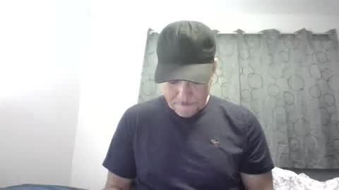 Snapshot of dominicanorico chatting on December 28, 5:23 am luis online show from December 28, 5:23 am