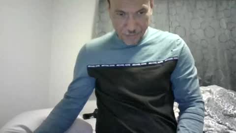 Snapshot of dominicanorico chatting on March 10, 1:23 am luis online show from March 10, 1:23 am