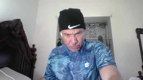luis online show from May 18, 3:13 am