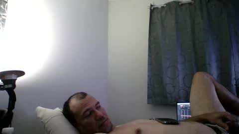 Snapshot of dominicanorico chatting on February 9, 11:36 pm luis online show from February 9, 11:36 pm