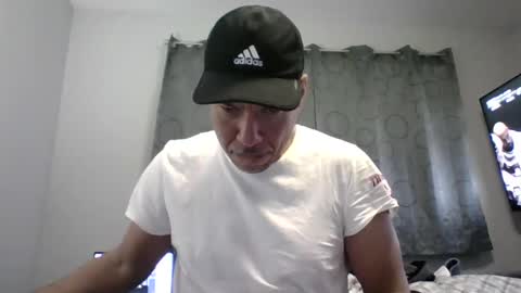 Snapshot of dominicanorico chatting on January 12, 2:45 am luis online show from January 12, 2:45 am