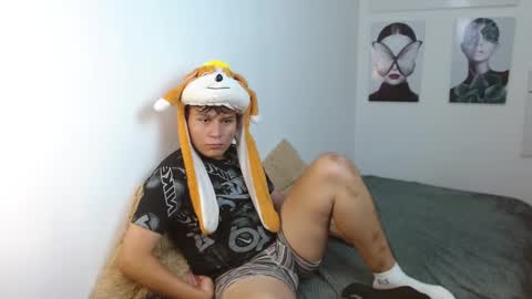 dondanys online show from October 8, 8:13 pm